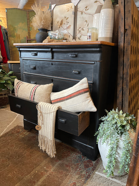 Antique-Style Obsidian Black Chest of Drawers with Hand-Distressed Finish